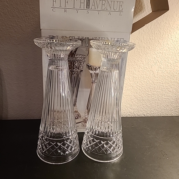 EXQUISITE NEW IN BOX 5th AVENUE Pair of 10" Reversible Candle Holder & Vase. - Picture 7 of 7
